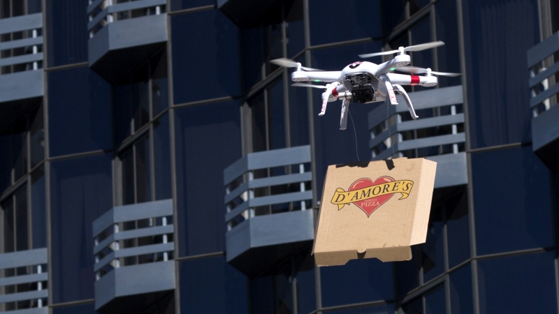 Летать как пицца: Москва хочет начать тестировать доставку дронами в 2024 году