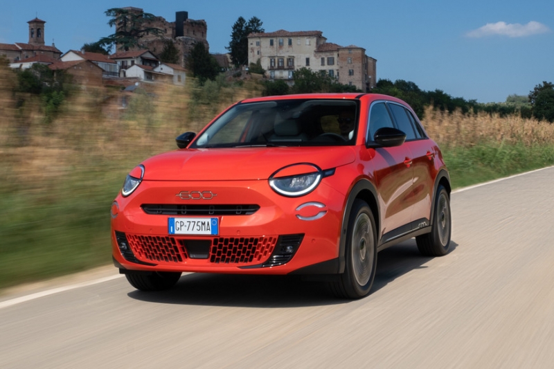 Новый кроссовер Fiat 600 получил версию попроще