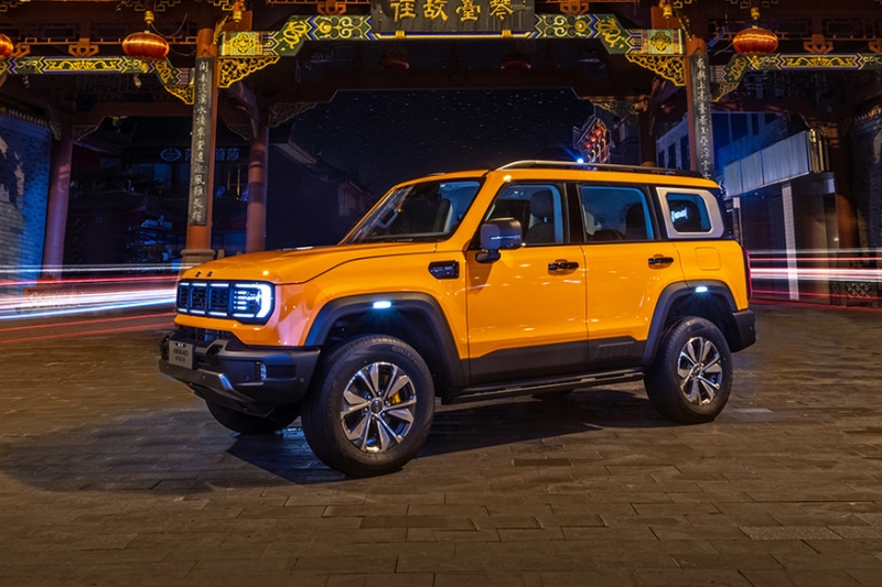 Новый внедорожник BAIC BJ40 приготовился к старту продаж: дороже Tank 300