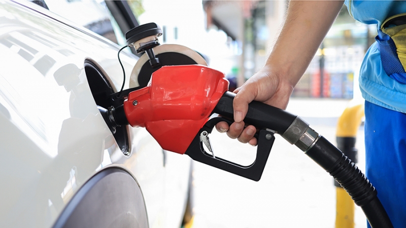 Правительство РФ временно ограничило экспорт бензина и дизеля