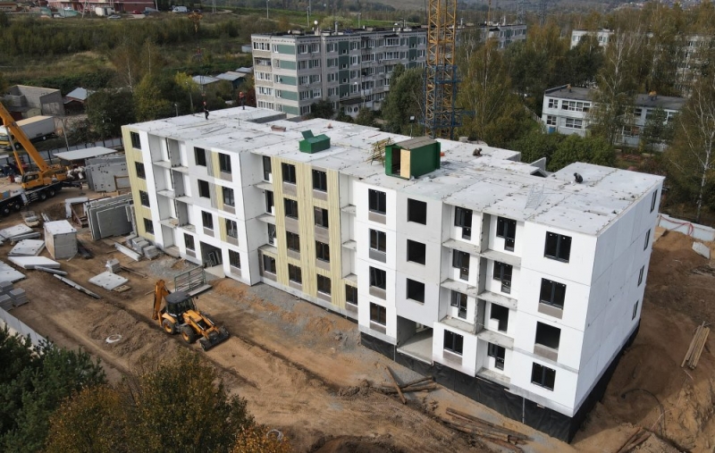 В Дмитровском округе строится дом для переселенцев из аварийных домов