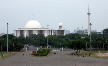 В Индонезии запускают первый высокоскоростной поезд 