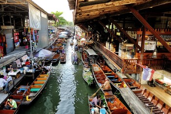 В Таиланде от пожара пострадала известная достопримечательность
