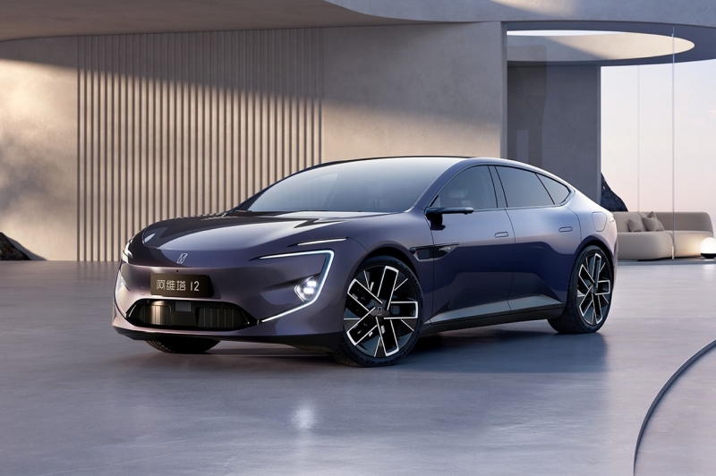 Вторая родина: мировая премьера китайского седана Avatr 12 на автосалоне в Мюнхене