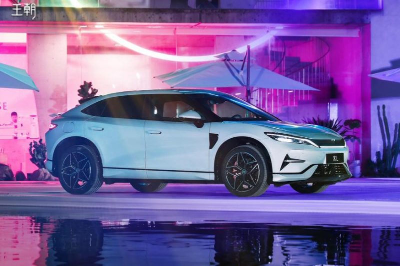 Мощный паркетник BYD Song L предложат с полным приводом