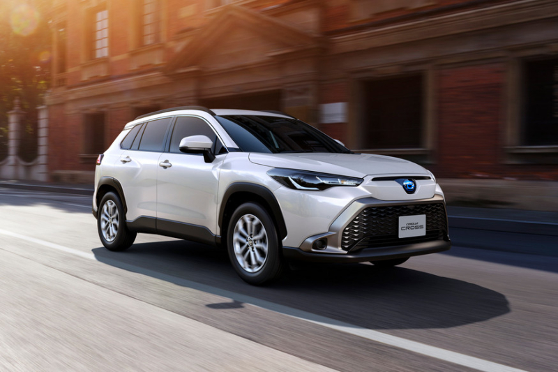 Обновлён кроссовер Toyota Corolla Cross: более мощные моторы и кое-что ещё
