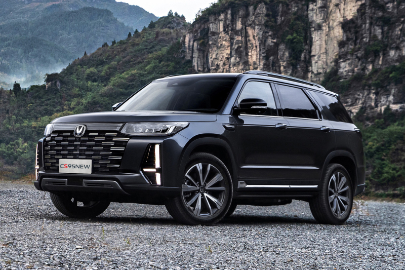 Обновлённый кроссовер Changan CS95 добрался до РФ. Цены известны