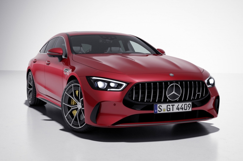 Обновлённый Mercedes-AMG GT63 S E Performance получил другое «лицо» и прежнюю технику