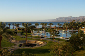 Ракета упала на египетском курорте Таба 