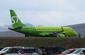 Рейс S7 из Москвы в Томск сел в Новосибирске на одном двигателе 