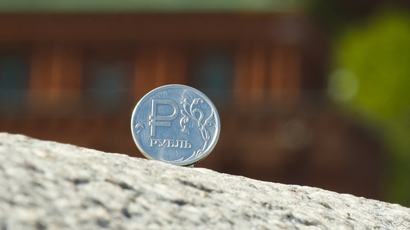 Рубль в начале осени стал самой недооцененной валютой среди стран G20