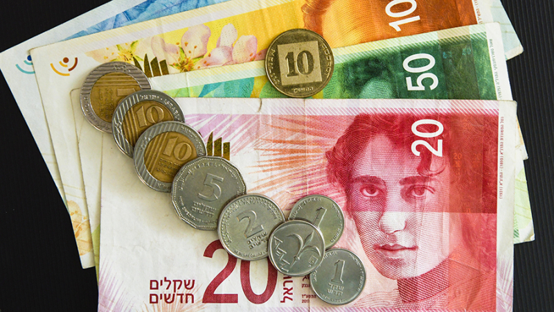Шекель подешевел к доллару до минимума с 2015 года