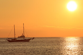 У берегов Сочи потерпела бедствие яхта с туристами