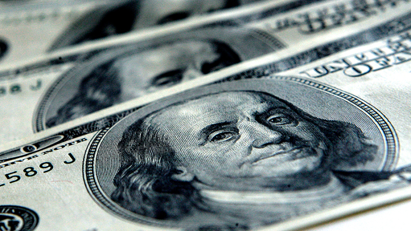 Доллар на Московской бирже опустился ниже 92 рублей впервые с 31 октября
