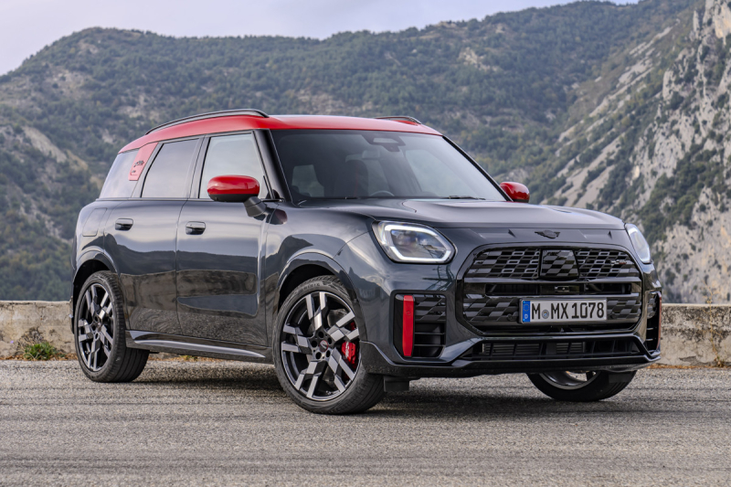 Mini рассекретила новый «горячий» Countryman John Cooper Works