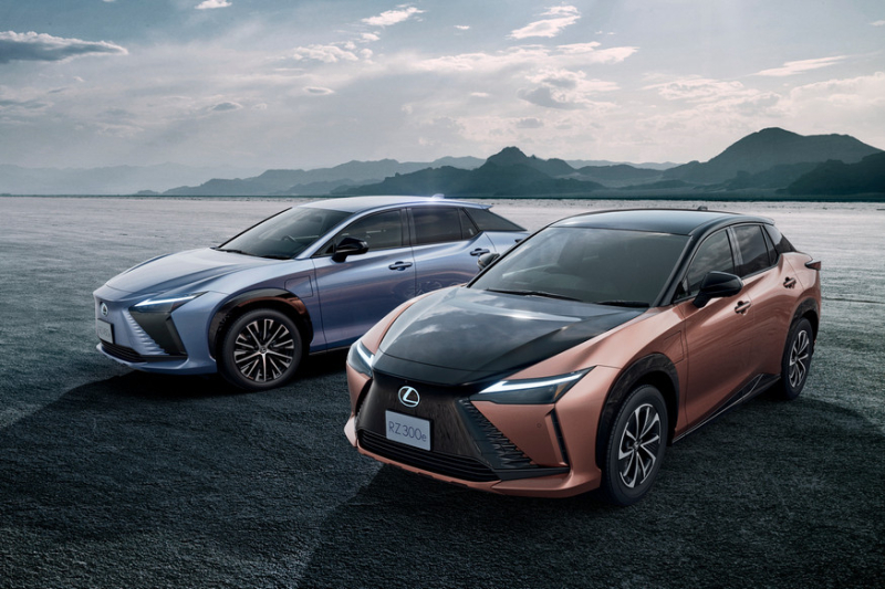 У кроссовера Lexus RZ появилась «бюджетная» версия