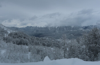Из-за непогоды нарушилась работа курортов Домбай и Архыз