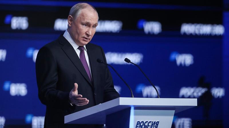 Путин выступил на форуме ВТБ «Россия зовет!». Главное