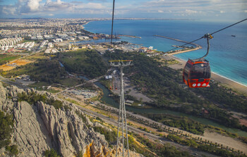 Россияне лидируют по турпотоку в турецкий Кемер