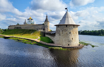 Авиакомпания «Азимут» увеличит число рейсов между Москвой и Псковом 