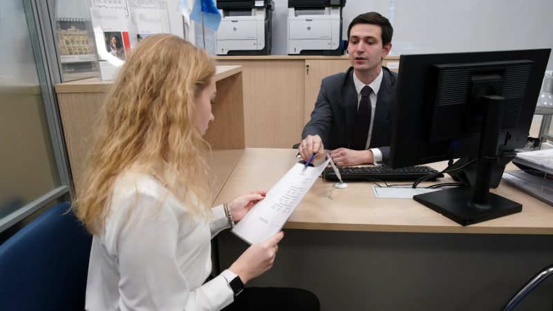 Эксперт рассказал о преимуществах и недостатках накопительного счета