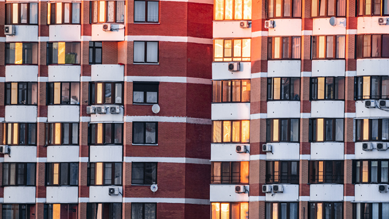 Эксперт заявил о падении цен на новостройки из-за комиссии банков на ипотеку