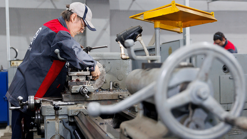 Голикова сообщила о снижении числа в РФ работников в простое на 75% за 2023 год