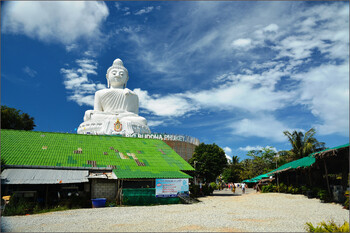 На Пхукете турист из РФ с топором ворвался в офис губернатора