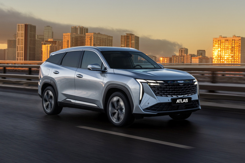 Новый Geely Atlas стартует в России: более мощный мотор и богатые комплектации