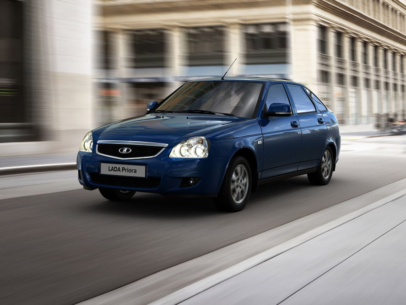 Toyota Camry и Lada Priora стали самыми продаваемыми авто с пробегом в 2023 году