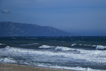 В Анталии полиция круглосуточно патрулирует пляжи из-за обнаружения тел