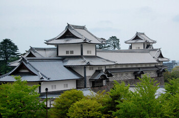 В Японии произошла серия из 200 землетрясений, погибли десятки человек 