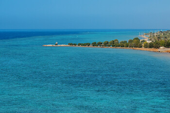 В Саудовской Аравии построят курорт в виде нефтяной платформы