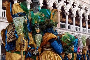 В Венеции начался традиционный карнавал