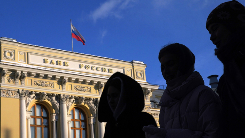 Центробанк выявил свыше 5,7 тыс. финансовых пирамид и нелегалов за 2023 год