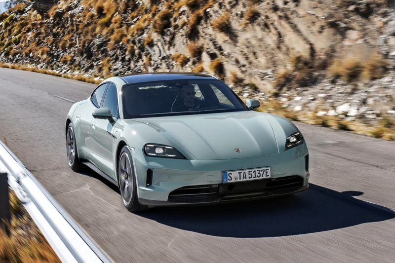 Обновлённый Porsche Taycan: больше мощности, больше запас хода, выше цены
