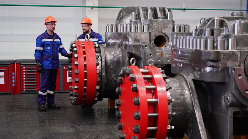 Путин заявил об уверенном развитии российской промышленности на фоне санкций