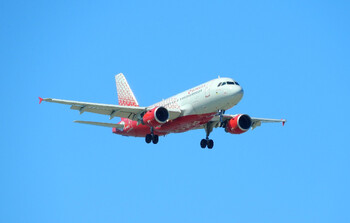 Самолёт с отказавшим двигателем экстренно сел в «Шереметьево»