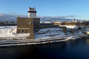 В Ленобласти пассажиры автобусов переходят границу с Эстонией пешком