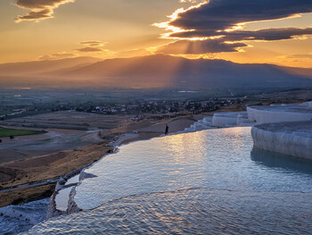 В турецких Памуккале и Иераполисе готовятся принимать туристов ночью