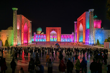 В Узбекистане для туристов построят «золотые ряды»