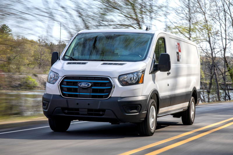 Обновлённый Ford E-Transit для США: более ёмкая батарея и двухканальная зарядка