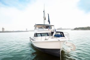 Индивидуальные и групповые прогулки на катере: возможности для организации индивидуальных и групповых экскурсий и мероприятий на воде