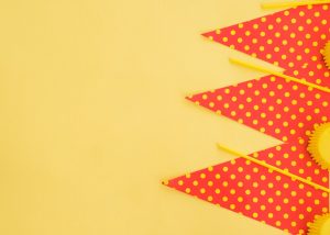 Печать бумажных флажков: назначение и особенности