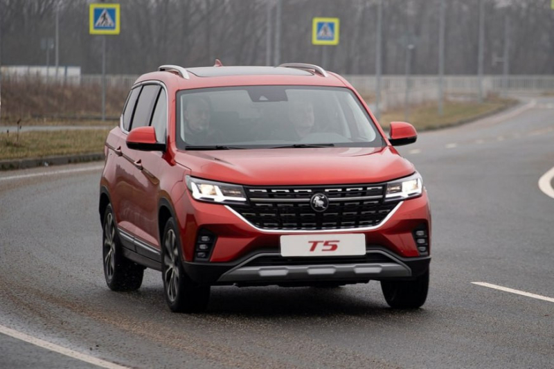 Кроссовер Forthing T5 от Dongfeng: подробности о российской версии