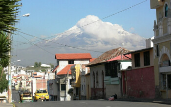 Мексика приостановила дипломатические отношения с Эквадором 