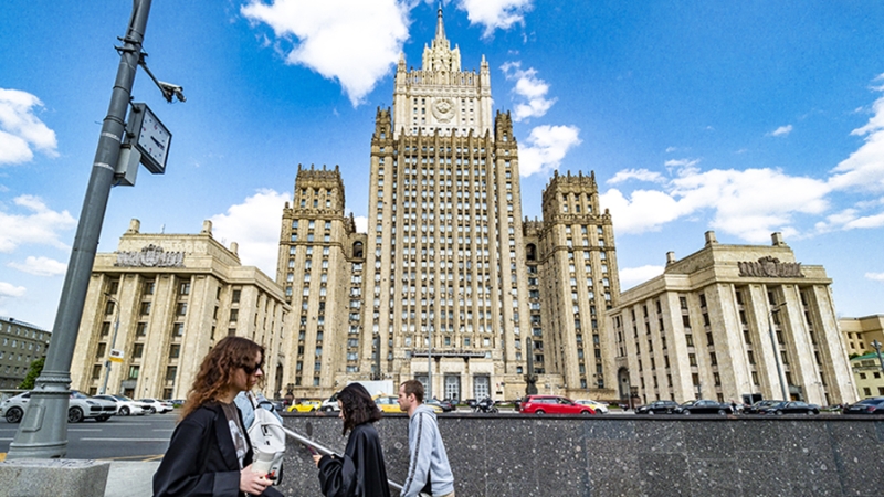 МИД готовит документы для магазинов беспошлинной торговли в Москве и Петербурге