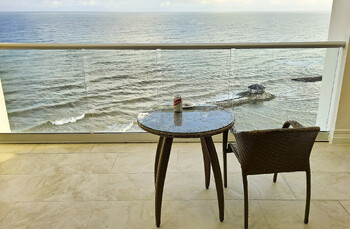 На Ямайке турист поскользнулся в отеле и умер 