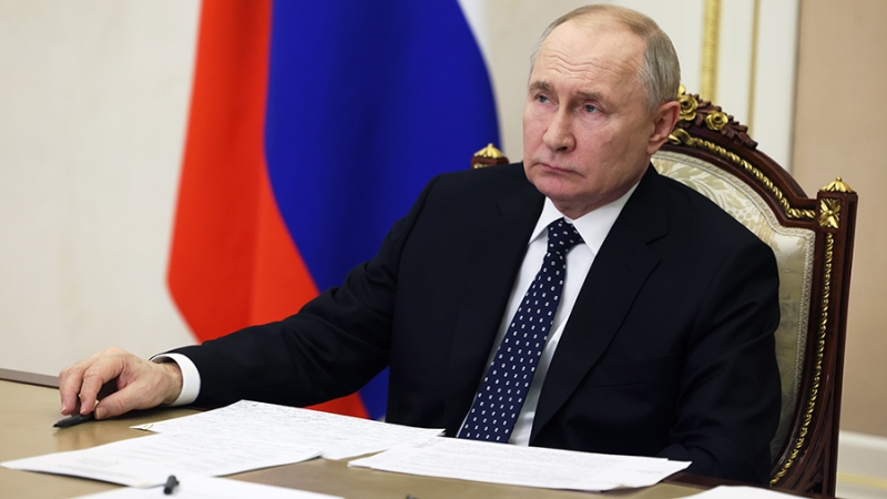 Путин указал на важность сохранения реалистичных подходов к бюджетной политике в РФ