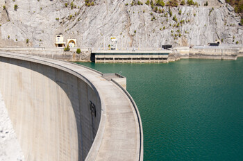В Анталии столкнулись два джипа с туристами, пострадали 16 человек